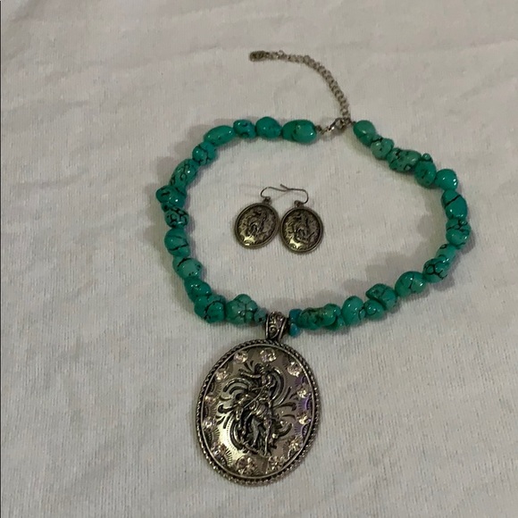 Green necklace and set of earring - Picture 1 of 2